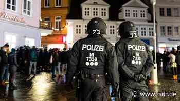 Braunschweig: Festnahmen nach Protest gegen Corona-Regeln - NDR.de