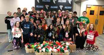 Wilcox-Hildreth Public School students give presents to nursing home residents but both got so much more - Kearney Hub