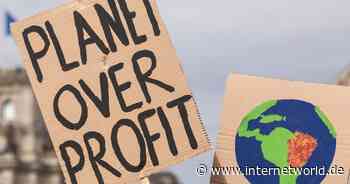 Aktivisten blockieren Zufahrt zu Amazon-Standort in Bad Hersfeld - Internet World