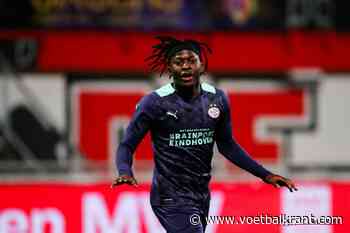 Ruud Van Nistelrooy diep onder indruk van Belgische winger: &quot;Je vergeet dat hij pas achttien is&quot;