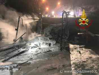 Schio, chiosco di un bar completamente distrutto da un incendio. Indagano i pompieri - La PiazzaWeb - La Piazza