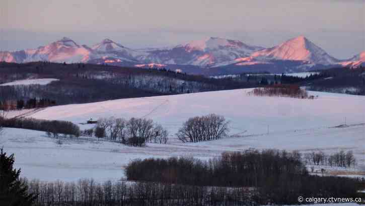 Strong west wind in Calgary today