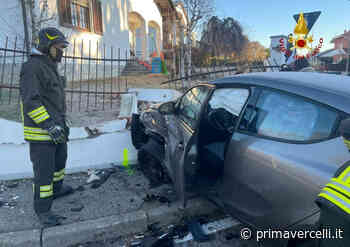 Schianto tra due auto in via Bertinetti - Prima Vercelli