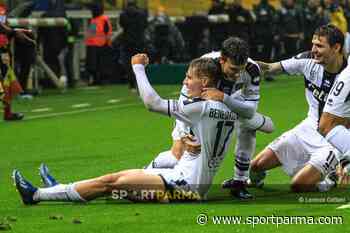 Attacco Parma, il gioco delle coppie: in 6 per 2 maglie - Sport Parma