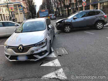 Lecco. Scontro tra auto in viale Turati, tre persone coinvolte - Lecco Notizie