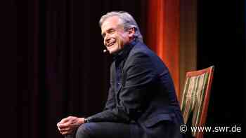 Axel Hacke beim Carambolage-Festival Heidelberg: „Humor hat mit dem Schwierigen im Leben zu tun“ - SWR