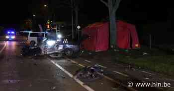 Wagen botst tegen boom: één inzittende overleden | Buggenhout | hln.be - Het Laatste Nieuws