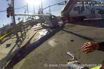 Pilot rescued from wreckage in LA moments before train hits - Creston Valley Advance