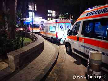Torna la fila di ambulanze davanti all’ospedale Cotugno di Napoli, il video dell’11 gennaio 2022 - Fanpage.it