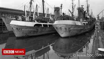 Hull's lost trawlermen remembered in ceremony - BBC News