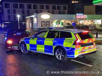 Police use 'tactical contact' to stop vehicle in Borehamwood