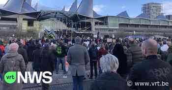 Ook in Antwerpen zo'n 750 betogers tegen coronamaatregelen - VRT NWS
