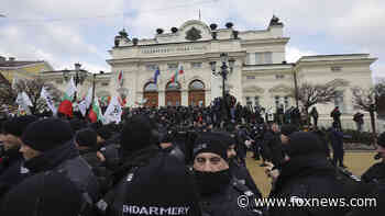 COVID-19: Anti-vaccine protesters attempt to storm Bulgarian parliament