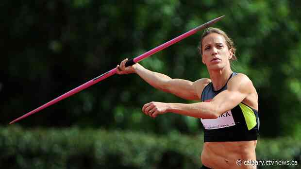 Jessica Zelinka returns to the University of Calgary to lead the Track and Field and Cross Country teams