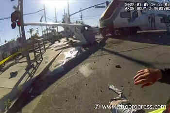 Pilot rescued from wreckage in LA moments before train hits – Chilliwack Progress - Chilliwack Progress