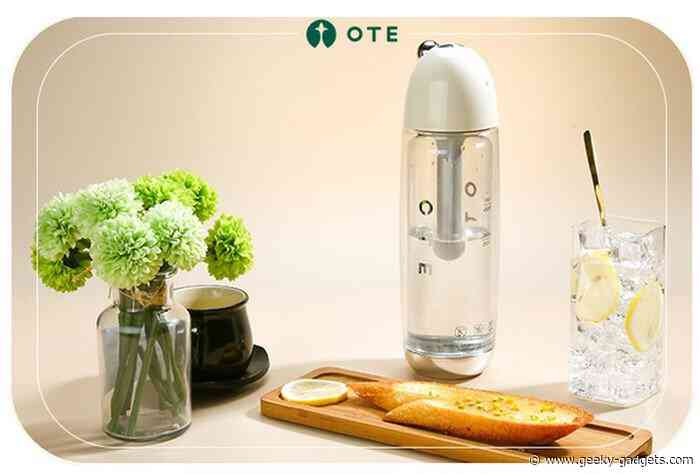 Stay hydrated throughout the day with the OTE portable sparkling water machine bottle