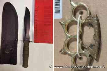 Welling: Knife and knuckleduster seized following robbery