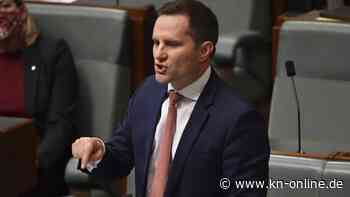 Der Mann, der Djokovic zappeln lässt: Wer ist der australische Einwanderungsminister Alex Hawke?