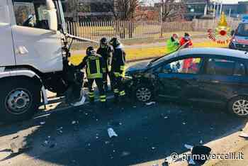 Auto contro camion: una donna in codice giallo - Prima Vercelli