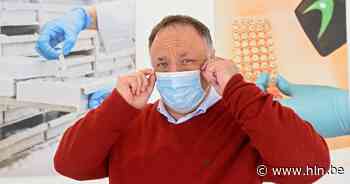 Marc Van Ranst: “Al staat het anders in de bijsluiter, in andere landen maken ze er geen probleem van om zelftests in de keel te gebruiken” - Het Laatste Nieuws