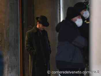 Venezia, piazza San Marco trasformata (di nuovo) in set: si gira la serie Ripley - Corriere della Sera