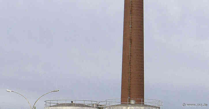 Leimen/Heidelberg:  60 Meter hoher "Eternit"-Schornstein wird gesprengt