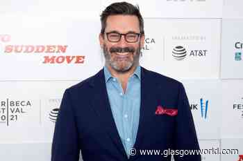 Jon Hamm poses for selfie at Glasgow bar - GlasgowWorld
