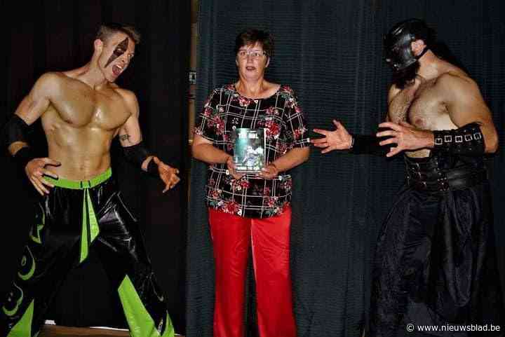 Het leven achter de schermen van het showworstelen: “Vijanden in de ring, vrienden daarbuiten”