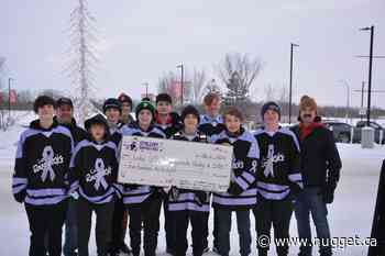 Leduc U15 Roughnecks give back with cheque to Stollery - The North Bay Nugget