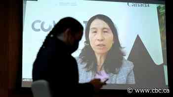 Federal modelling suggests 'very intense' Omicron surge within weeks