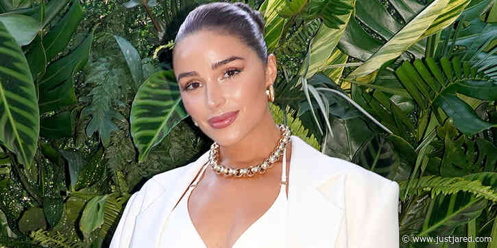 American Airlines Asks Olivia Culpo to Put on a Hoodie Before Boarding Flight