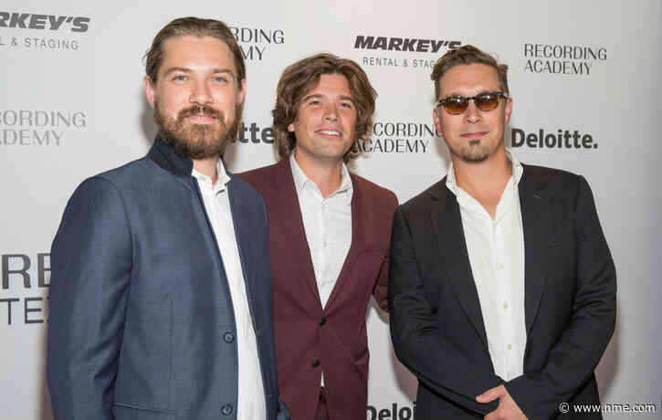 Hanson announce new album ‘Red Green Blue’ and 2022 UK, European and US tour
