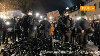 Hunderte demonstrieren gegen "Corona-Spaziergang" in Ulm