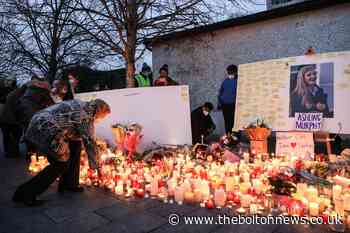 Thousands gather in Tullamore for Ashling Murphy vigil - The Bolton News