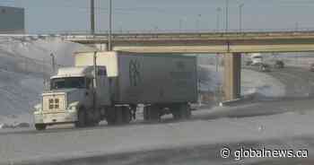 COVID-19: Saskatchewan trucking industry confused after feds reverse course on vaccine mandate
