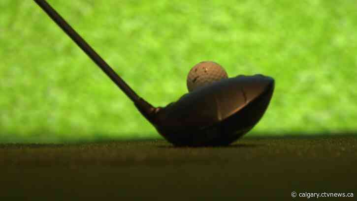 Warm weather allows for a Lethbridge golf course to open, simulators becoming popular