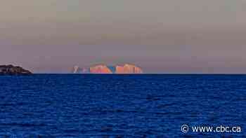 An iceberg in B.C.? Lingering mirage leaves photographer stumped