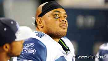 Ex-NFL DT Siavii, 43, found dead in federal prison