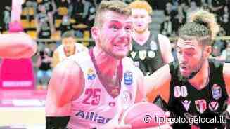 Altra tegola sull’Allianz, ko il ginocchio di Lever: per l’ala forte di Ciani si profila un lungo stop - Il Piccolo