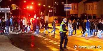 Rund 300 Teilnehmer: Montagsspaziergänger ziehen duch den Kreis Euskirchen - Kölner Stadt-Anzeiger