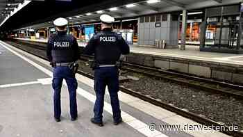 Essen Hauptbahnhof: Mann verliert auf Toilette das Bewusstsein - DER WESTEN