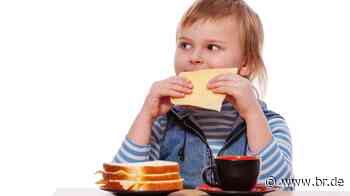 "Der Käse ist gebissen": Redewendungen rund ums Essen mit Rolf-Bernhard Essig | BR.de - BR24