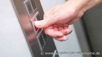 Auf und ab mit dem "Liftboy": Theater-Neu-Ulm zeigt Ein-Mann-Bühnenstück - Augsburger Allgemeine