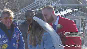 Bills Mafia couple tie the knot at Highmark on Bills-Patriots game day