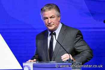 Alec Baldwin surrenders his phone in shooting investigation - St Helens Star