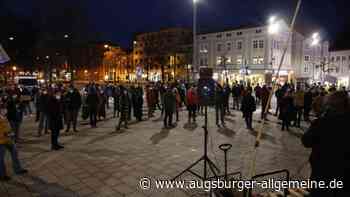 Corona-"Spaziergänger" schlägt Gegendemonstrant ins Gesicht - Augsburger Allgemeine
