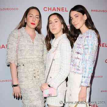 Alana Haim's father improvised his dialogue in Licorice Pizza