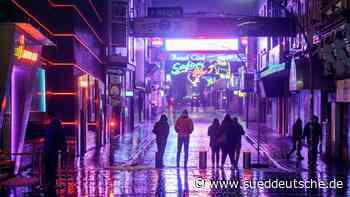 Gefeiert wird später: die Reeperbahn in der Pandemie - Süddeutsche Zeitung - SZ.de