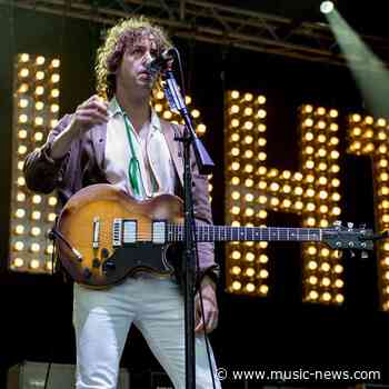 Razorlight confirm new album on the way