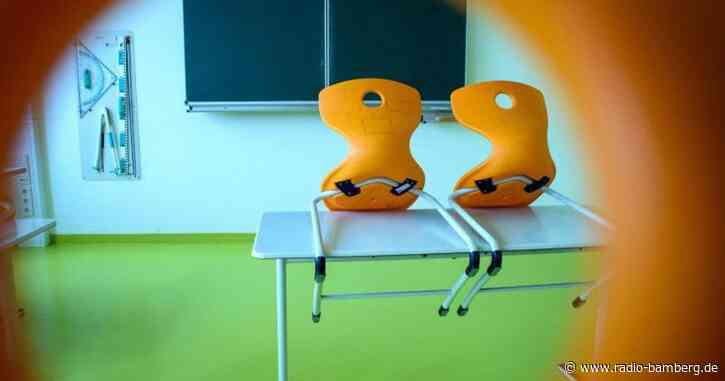 Regierung: Querdenker schicken Drohschreiben an Schulen